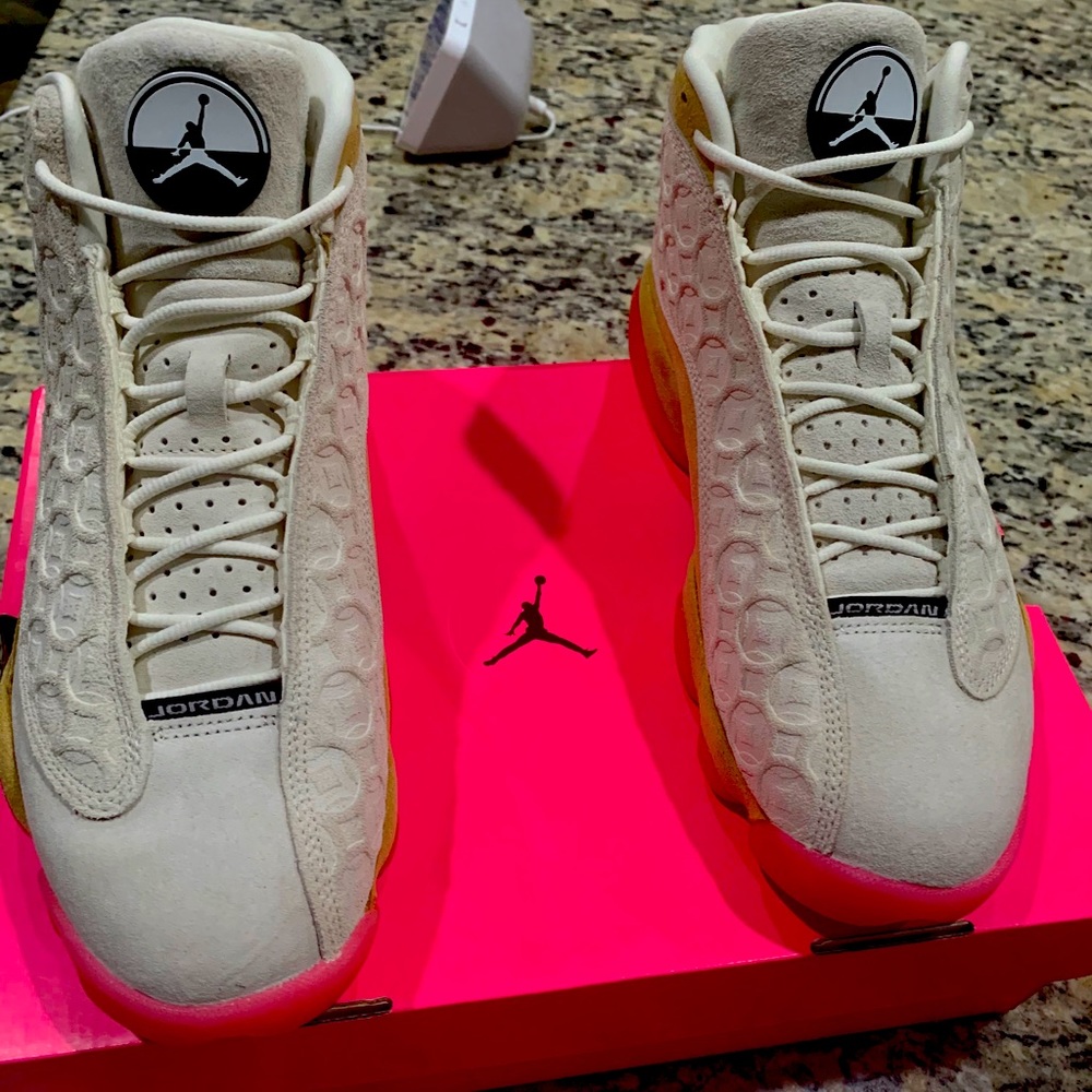 ‼️SOLD‼️LIKE NEW CHINESE NY JORDAN 13 RETRO